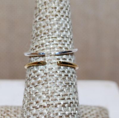 Size 7 Two Ring Set -- One Gold Tone & One Silver Tone OPEN BANDS with Small Blue Stones (2.3g)