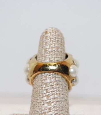 Size 7 Showy Ring with 15 Pearl-Style Stones and Tiny Sparkle Stones Embed (25.0g)