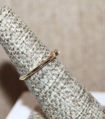 Size 6 Delicate Single Horizontal Clear Rectangle Stone on a Gold Tone Band (1.0g)