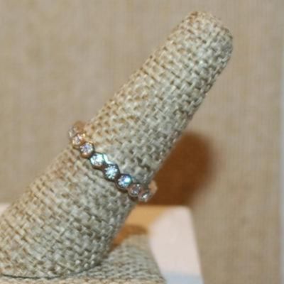 Size 8 Infinity Style Silver Tone Ring with All Hex Segments Filled with a Clear Round Stone (2.6g)