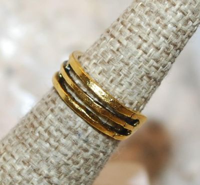 Size 6 TOE RING with "Triple Rows" on a Gold Tone OPEN BAND (1.9g)