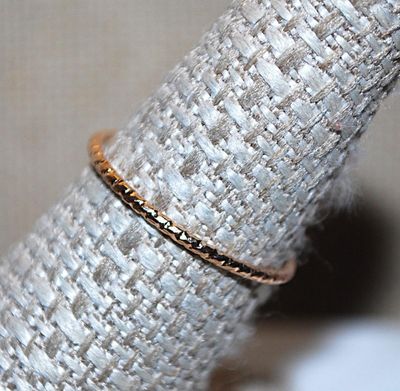 Size 8 Delicate Very Thin Gold Tone Infinity-Style RING with Slanted Grooves