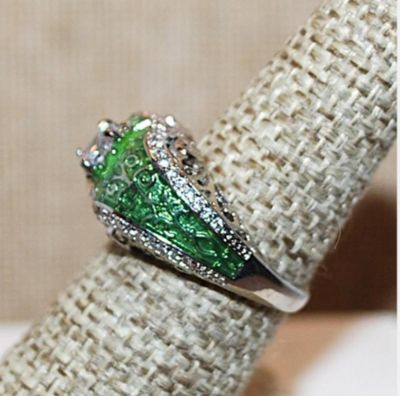 Size 9½ Marked .925 "Puffy" LIME GREEN Party Ring with a Single Main Clear Round Stone on a Silver Band (6.1g)