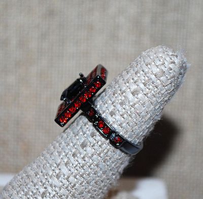 Size 9 Marked .925 Interesting "BLACK on RED" Rectangle "Panel" of Stones RING with Large Oval Center Stone & 8...