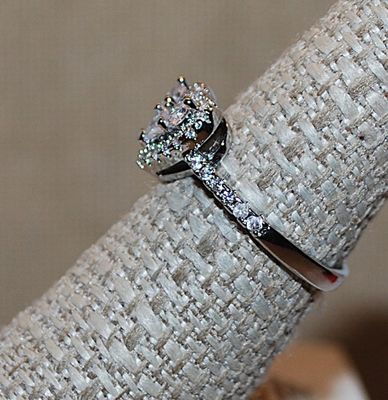 Size 7 Triple Stones Inside "HEART" Shaped RING with Tiny Stones Side Accents on a Silver Tone Band (2.6g)