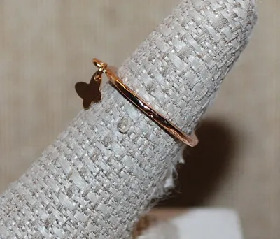 Size 6¾ Delicate Simple Gold Tone Band RING with Dangle Butterfly (1.2g)