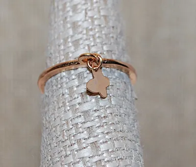 Size 6¾ Delicate Simple Gold Tone Band RING with Dangle Butterfly (1.2g)