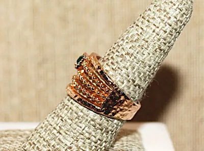 Size 8½ Ladder Style RING with Single GREEN Square Stone on a "Rosie" Gold Band (6.0g)