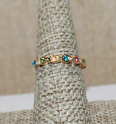 Size 7½ Delicate Multicolor ROUND Stones RING in Blue, Green, Pink & Champagne Colors on a Gold Tone Band (2.1g)