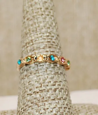 Size 7½ Delicate Multicolor ROUND Stones RING in Blue, Green, Pink & Champagne Colors on a Gold Tone Band (2.1g)
