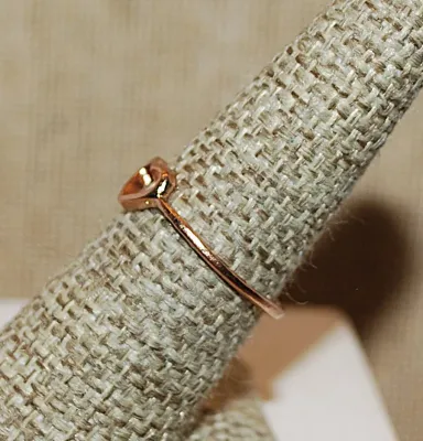 Size 7 Delicate Single HEART No Stones RING and Gold Tone Band (0.8g)