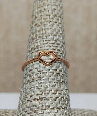 Size 7 Delicate Single HEART No Stones RING and Gold Tone Band (0.8g)