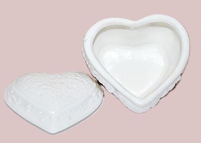 Small 2-Piece WHITE CERAMIC TRINKET BOX (2¾" x 2¼" x 2") with Fruit Clusters Design