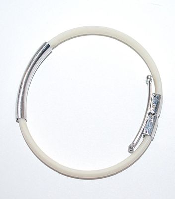 "RiRenew ©" BRACELET (2¼" Opening) White with Snap Closure