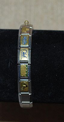 Marked "LONGABERGER" 2003 Collections Club Elastic BRACELET (2¼" Opening) with Gold Tone Attachment Knob