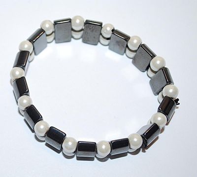 Elastic Pearl-Style Beads BRACELET (2" Opening) with Black Half-Globe Accents
