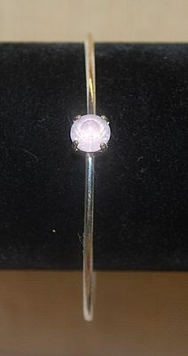 Single Pale PINK Round Beveled Stone BANGLE BRACELET (2½" Opening) with 4 Prongs & Silver Tone Base