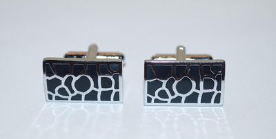 NEW CUFFLINKS SET with Silver Swirl " Maze" Design RECTANGLE Center on a Silver Tone Setting