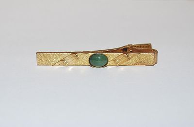 Vintage Style GREEN CABOCHON TIE CLASP (2" L) in Brushed Gold Tone