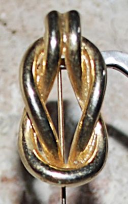 Large Gold Colored KNOT PIN (2¾" L) on a Gold Tone Setting