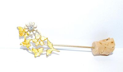 ***NEW SALE PRICE*** Yellow Bouquet of Flowers PIN (1¾") with Single Clear Stone Accent