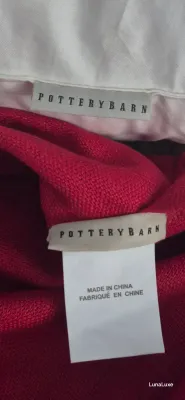 Sale Photo Thumbnail #454: Pottery Barn Linen Farmhouse throw pillow cover Wood Button accent [ 18x18]
Pottery Barn Linen Farmhouse throw pillow cover Wood Button accent [ 18x18]
> complete pillow with original PB fiber filled pillow
> no stains, rust, water or tears......as bought