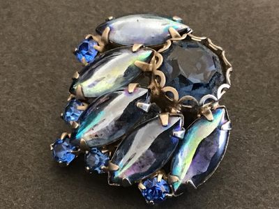 Gorgeous Vintage Earrings Peacock Blue Clip ons