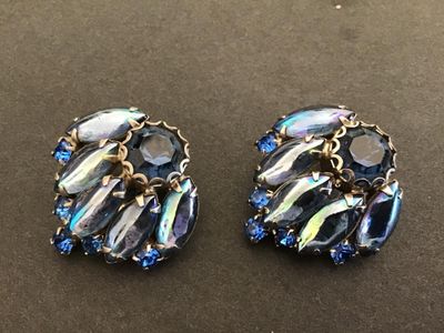 Gorgeous Vintage Earrings Peacock Blue Clip ons