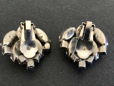 Gorgeous Vintage Earrings Peacock Blue Clip ons