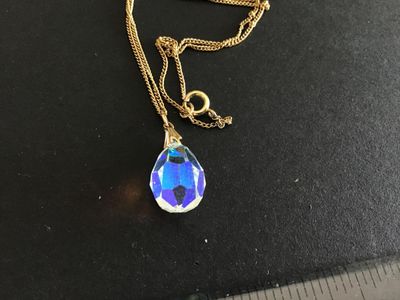 Beautiful Vintage Crystal Necklace with Chain