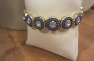 Sale Photo Thumbnail #53: Gold Tone Rhinestone CZ Blue seed beads stretch NWOT Bracelet
NEW - GOLD TONE STRETCH BRACELET WITH CLEAR CZ RHINESTONE SURROUNDED BY BLUE SEED BEADS - SO PRETTY IN PERSON BRACELET.