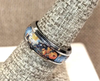 **New Arrival** Size 7¼ "ORANGE FLOWERS & LIGHTHOUSE" Enamel RING on a Silver Tone Setting & Band (4.4g)