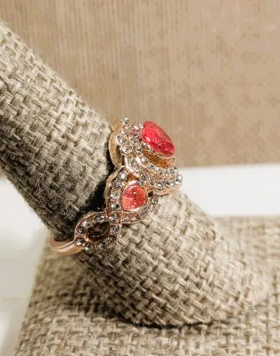 **New Arrival** Size 8¼ Light RED Translucent HEART RING with Large Heart Surround & Heart Side Accent Stones on a ROSE GOLD Tone...