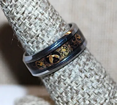 **NEW ARRIVAL** Size 7¼ Infinity Style "BROWN EAGLES" RING with Metal Rim of a Silver Tone Band (4.1g)