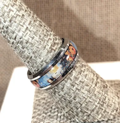 **New Arrival** Size 9½ "ORANGE FLOWERS & LIGHTHOUSE" Enamel RING on a Silver Tone Setting & Band (4.3g)