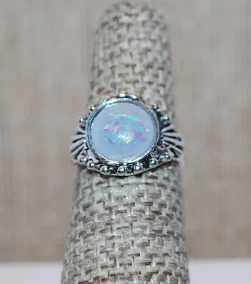 Size 5½ ROUND Blue Iridescent Opaque Stone RING with Silver Colored "Fan" Surround on a Silver Tone Band (4.3g)