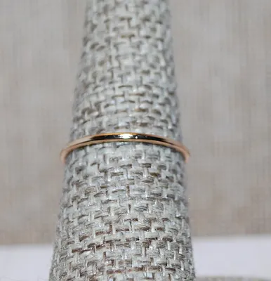 Size 7 Delicate All Wire "FLOWER" RING on a Gold Tone Band (0.8g)