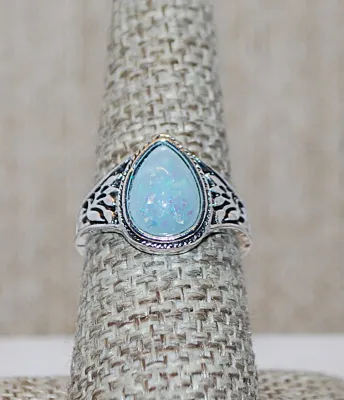 Size 7½ Blue Iridescent Opaque TEARDROP Shaped Stone RING with Silver Colored Surround on a Silver Tone Band (4.5g)