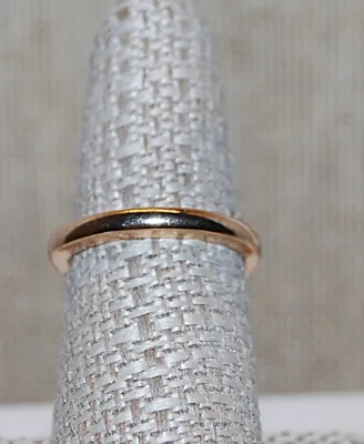 Size 8 Double Headed SNAKE RING with PURPLE EYES on 1 End and GREEN EYES on the Other End+ Dimpled Head and Neck on a Gold Tone Band (3.6g)