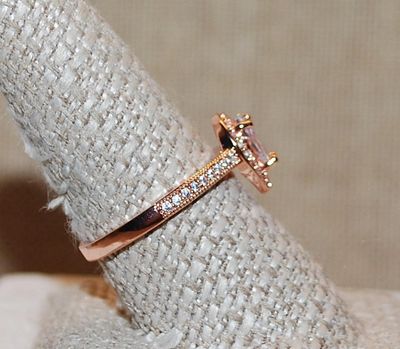 Size 10 Beautiful PEAR Shaped Clear MAIN STONE RING with Jeweled Pear Surround and Half-Band Side Accents on a ROSE GOLD Setting (3.2g)