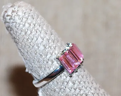 Size 8 PINK Set of 8 BAGUETTES RING on a Silver Tone Band (2.9g)