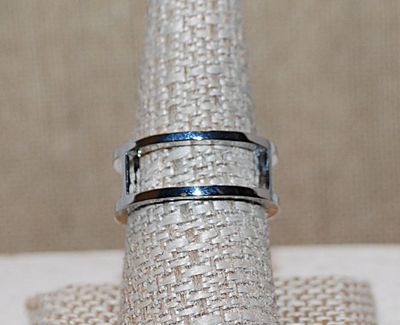 Size 9 Barrel Style LADDER RING with Vertical & Horizontal Lines of Tiny Clear Stones on a Silver Tone Setting (4.1g)