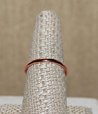 Size 8 Classic Single Round Clear Stone RING with Small Stones Side Band Accents on a ROSE GOLD Setting (2.9g)