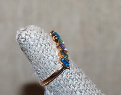 Size 6½ Multicolor Set of 9 Purple, Green + Blue "BIG LETTER V Shape" BAGUETTES RING on a Gold Tone Band (2.5g)