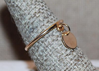 Size 8 Dangle Round TAG RING on a Gold Tone No-Stones Band (1.1g)