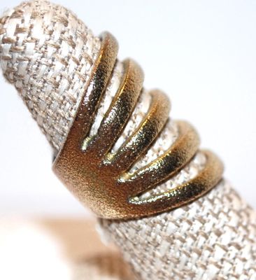 Size 7½ Brushed Gold Tone Ladder-Style Ring (7.7g)