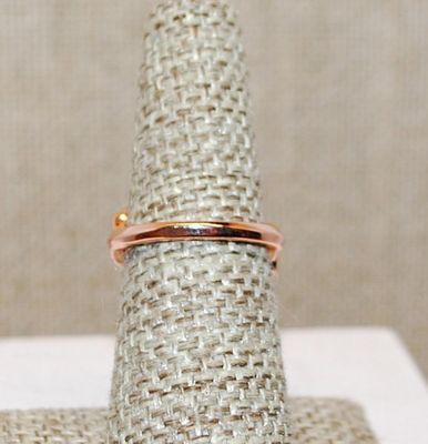 Size 6 Black Beveled Round Main Stone Ring with 2 Side Stones on a ROSE GOLD Band (4.0g)
