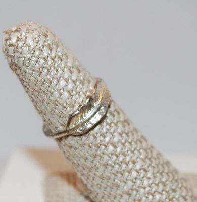 Size 7 VINTAGE Style Branch-Designed Ring - Very Gentle Thin Band (2.0g)