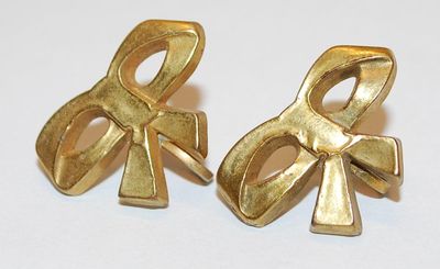 Brushed Gold Colored BOWTIE EARRINGS Set with Screwback Clasp
