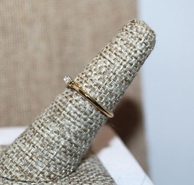 Size 6 Delicate Single Horizontal Clear Rectangle Stone on a Gold Tone Band (1.0g)